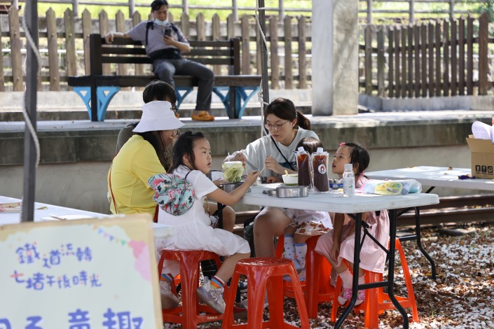 433BDCF6-67B1-4497-85A8-FAFE956F5CCF