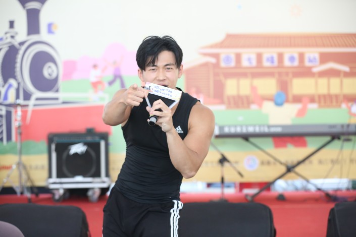 49123C8F-EEB6-4B29-9C40-84AEA0B3BD86