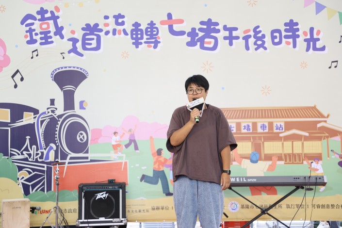 213D99FF-FD0C-4082-93F8-2F951B5DD94C