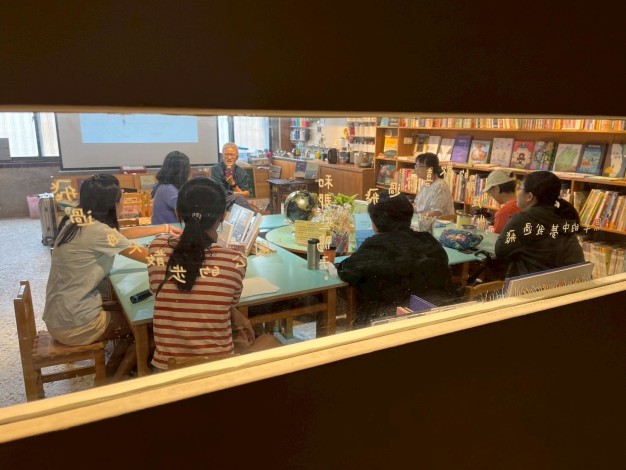 LINE_ALBUM_20251019beat書籍分享會 似顏繪工作坊_251023_40