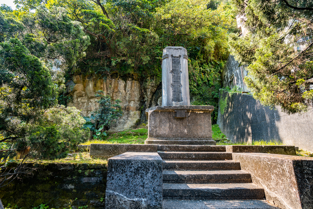 北白川宮能久親王紀念碑-正面近景