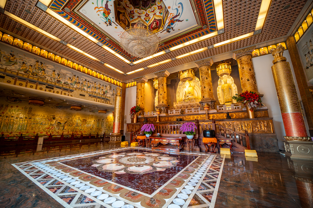 佛光山極樂寺內部空間