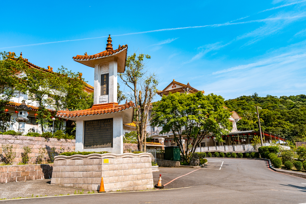 月眉山靈泉禪寺入口處
