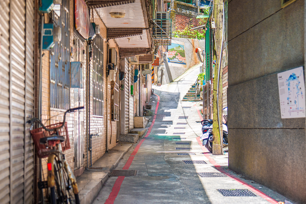 場地步道近景-2